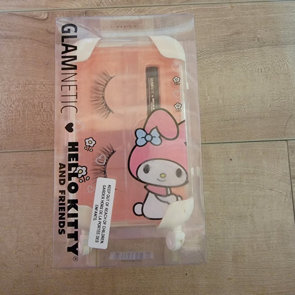 Hello kitty and friend glamnetic false Eyelash set